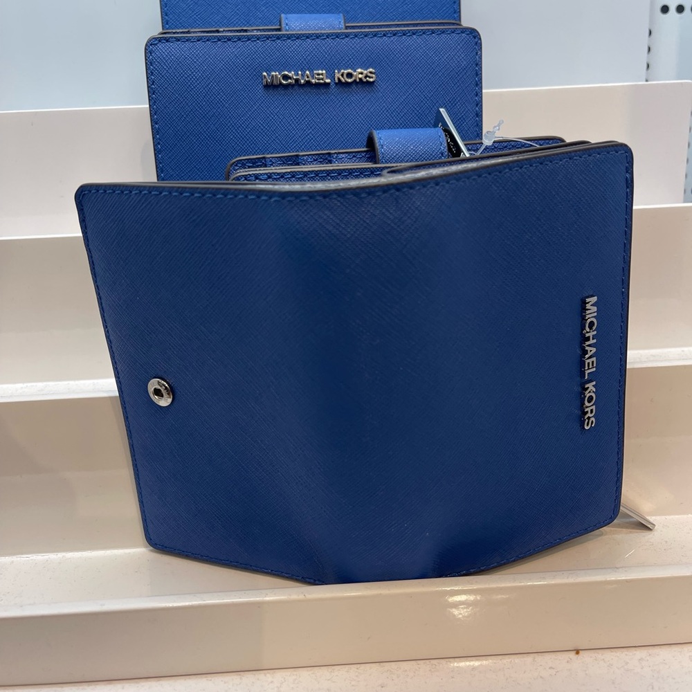 MICHAEL KORS Medium Saffiano Leather Bifold Wallet
Galaxy Blue 
NWT - Picture 7 of 16